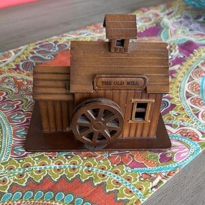 Vintage 1985 Old Mill Music Box - works!